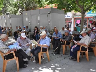 EN DÜŞÜK EMEKLİ AYLIĞI ASGARİ ÜCRETE EŞİTLENİYOR MU? TEKLİF KOMİSYONDA